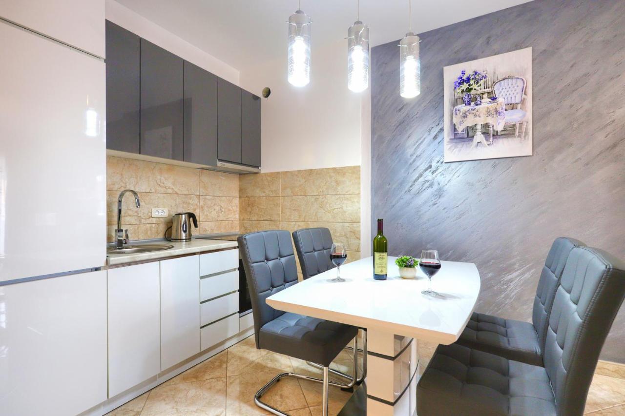 Apartment Anatolia - Mina Bečići Exteriör bild